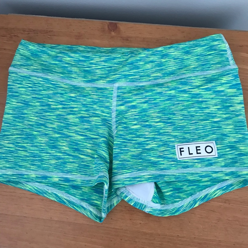 Fleo booty shorts